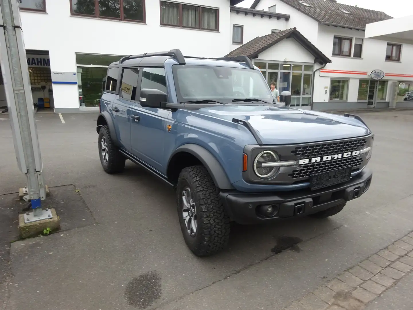 Ford Bronco Badlands e-4WD Dienstwagen der Ford-Werke Blau - 2