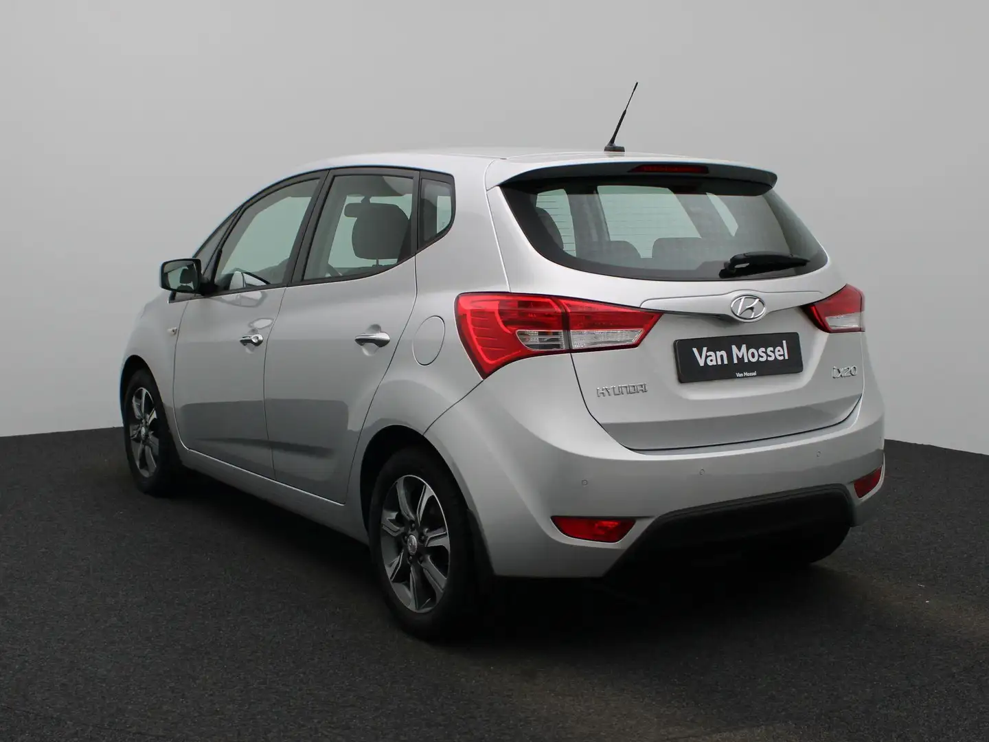 Hyundai iX20 1.6i 92kW ISG Pop | Bluetooth | Cruise | PDC | Sle Grijs - 2