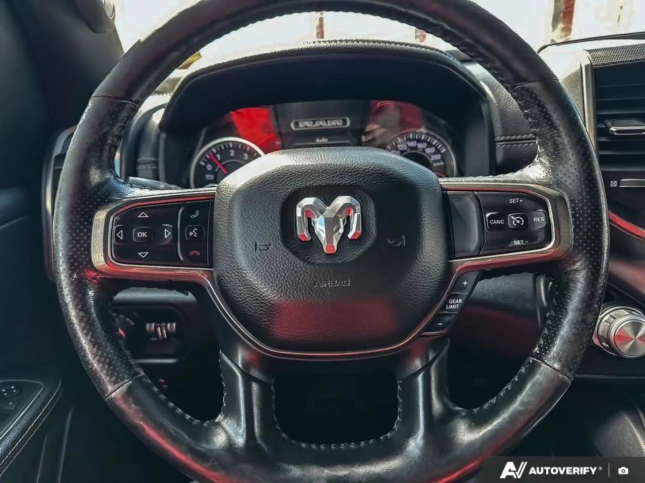 RAM 1500 снимка RAM 1500