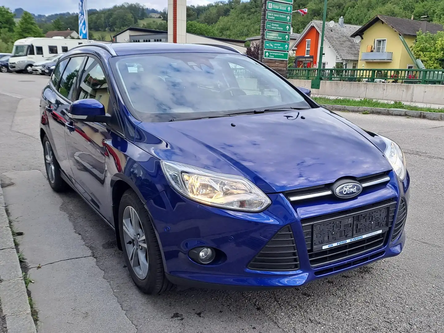 Ford Focus Sync Edition Blau - 1