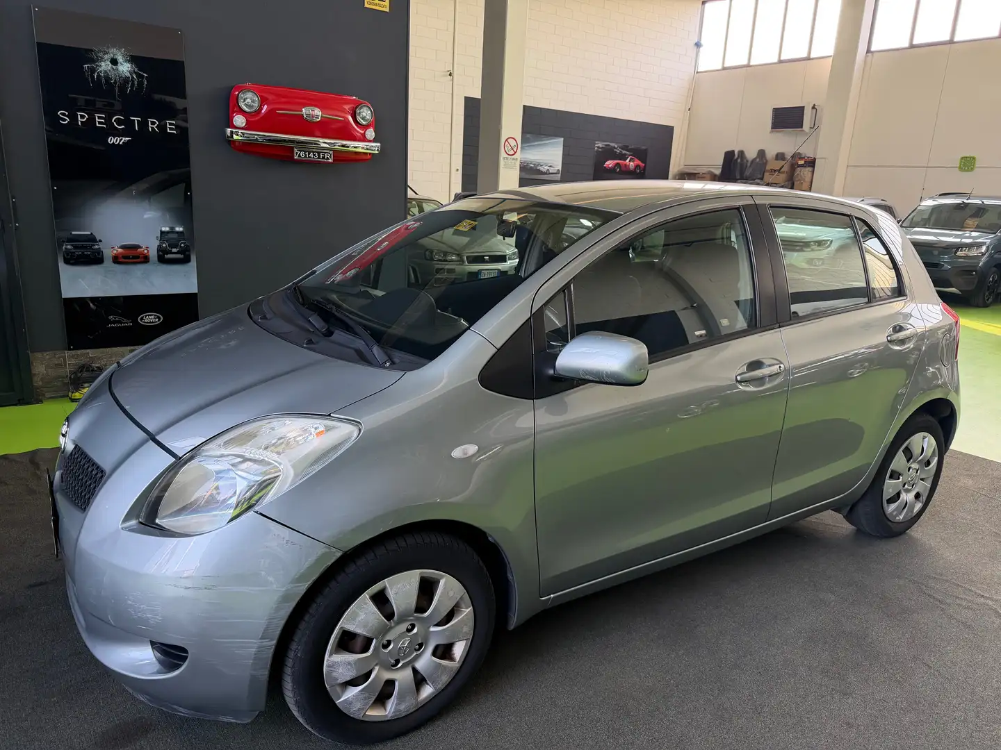 Toyota Yaris 5p 1.3 Sol AUTOMATICA --SOLO 93.500KM-- Gris - 1