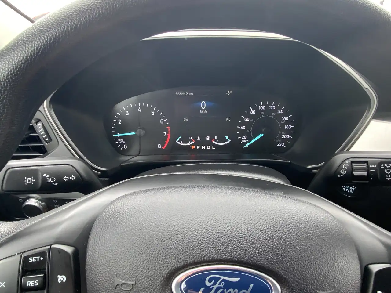 Ford Escape снимка Ford Escape
