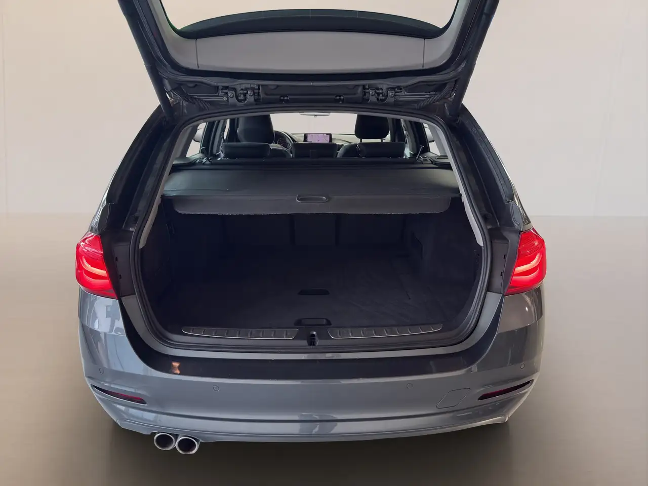 BMW 330i ADVANTAGE - 252ch - VOLANT CUIR