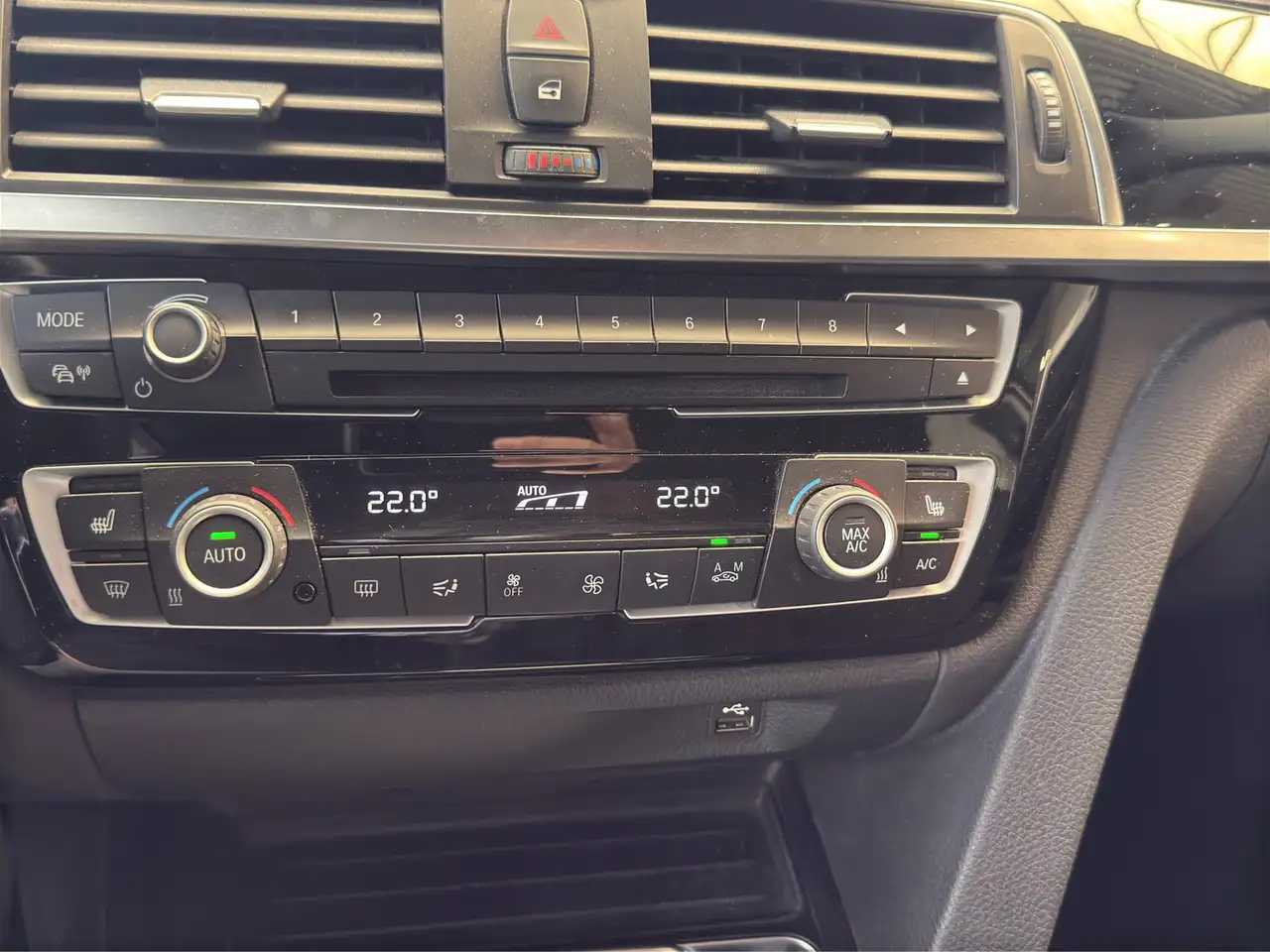 BMW 330i ADVANTAGE - 252ch - VOLANT CUIR