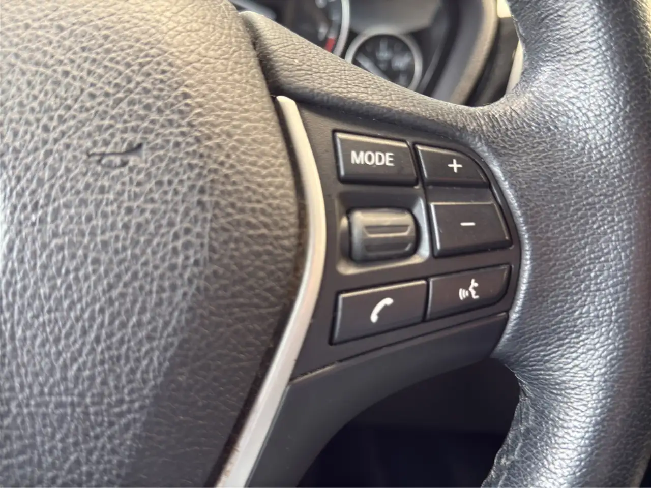 BMW 330i ADVANTAGE - 252ch - VOLANT CUIR