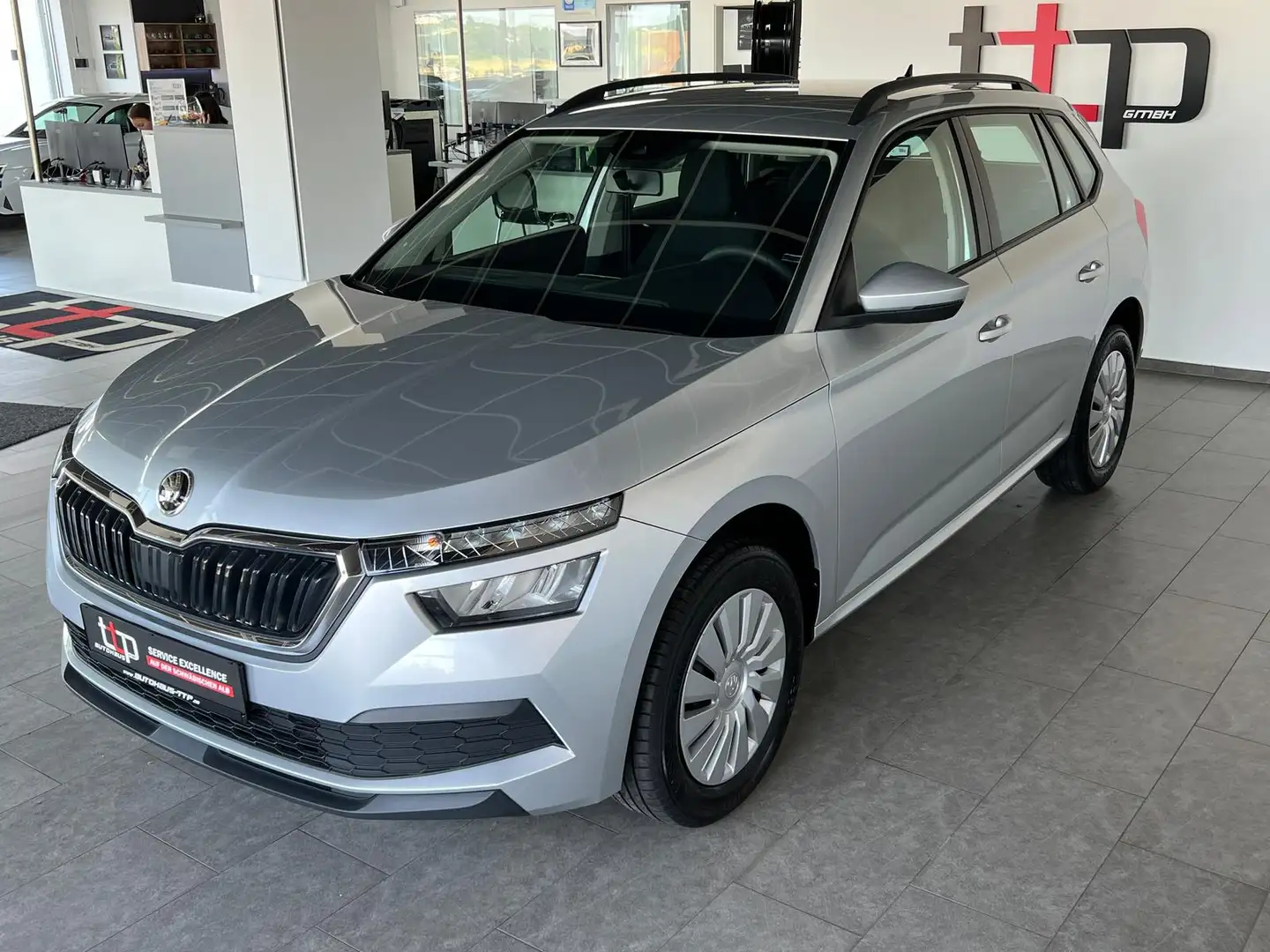 Skoda Kamiq 1.0 TSI Active LED AndroidAuto Sitzheizung Silber - 2