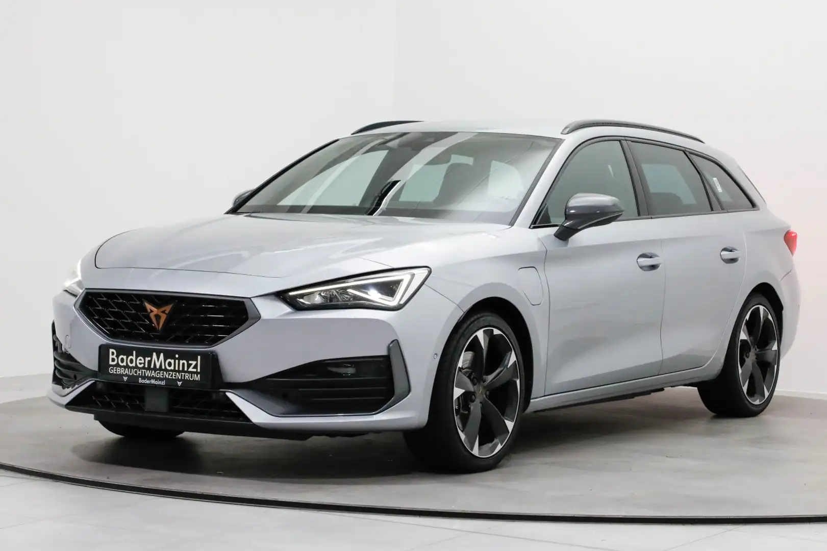 CUPRA Leon ST 1.4 e-Hybrid DSG Navi SHZ Kamera Virtual Ezüst - 2