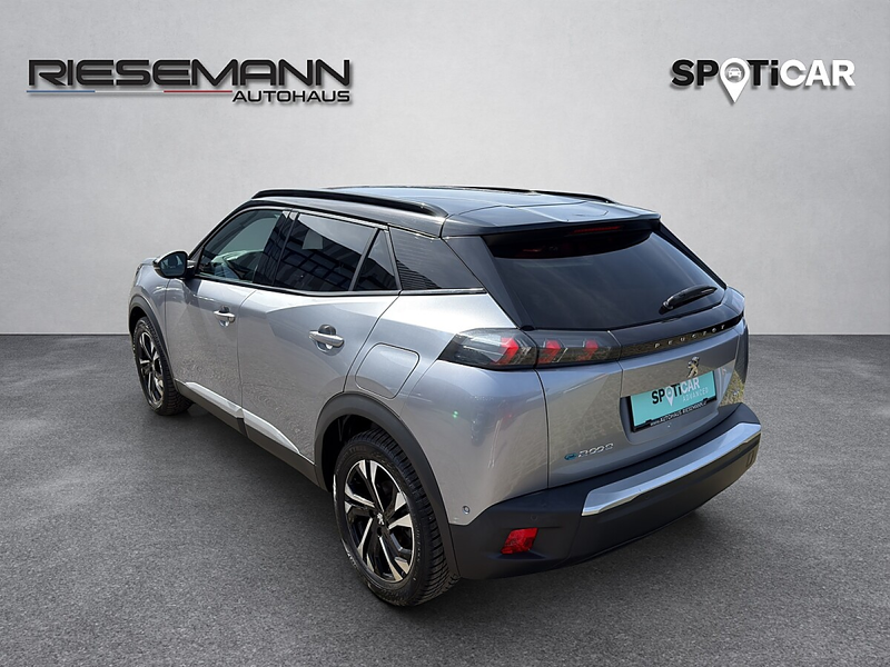 Peugeot e-2008 50kWh GT — photo 7