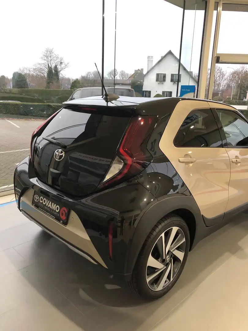 Toyota Aygo X ENVY Bronze - 2