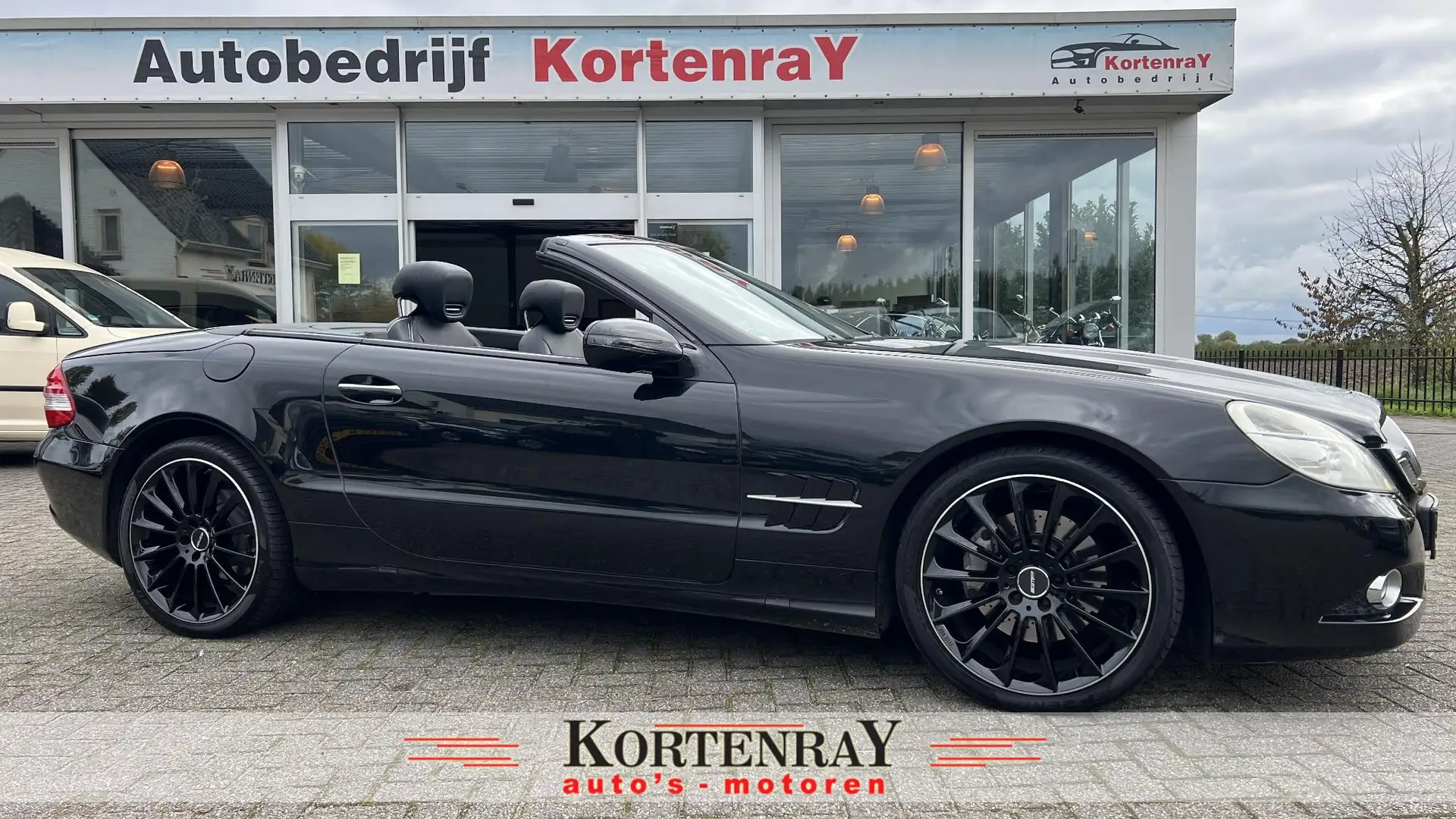 Mercedes-Benz SL 300 geweldig mooie absoluut schade vrije SL 300, hele Zwart - 1