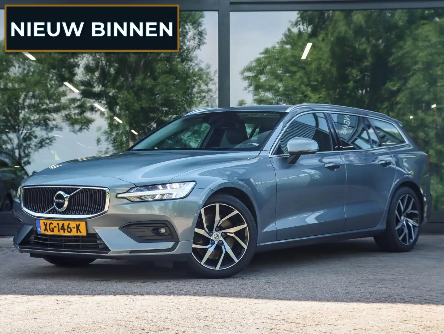 Volvo V60 2.0 T5 Momentum 250PK | Trekhaak | Leder Grau - 1