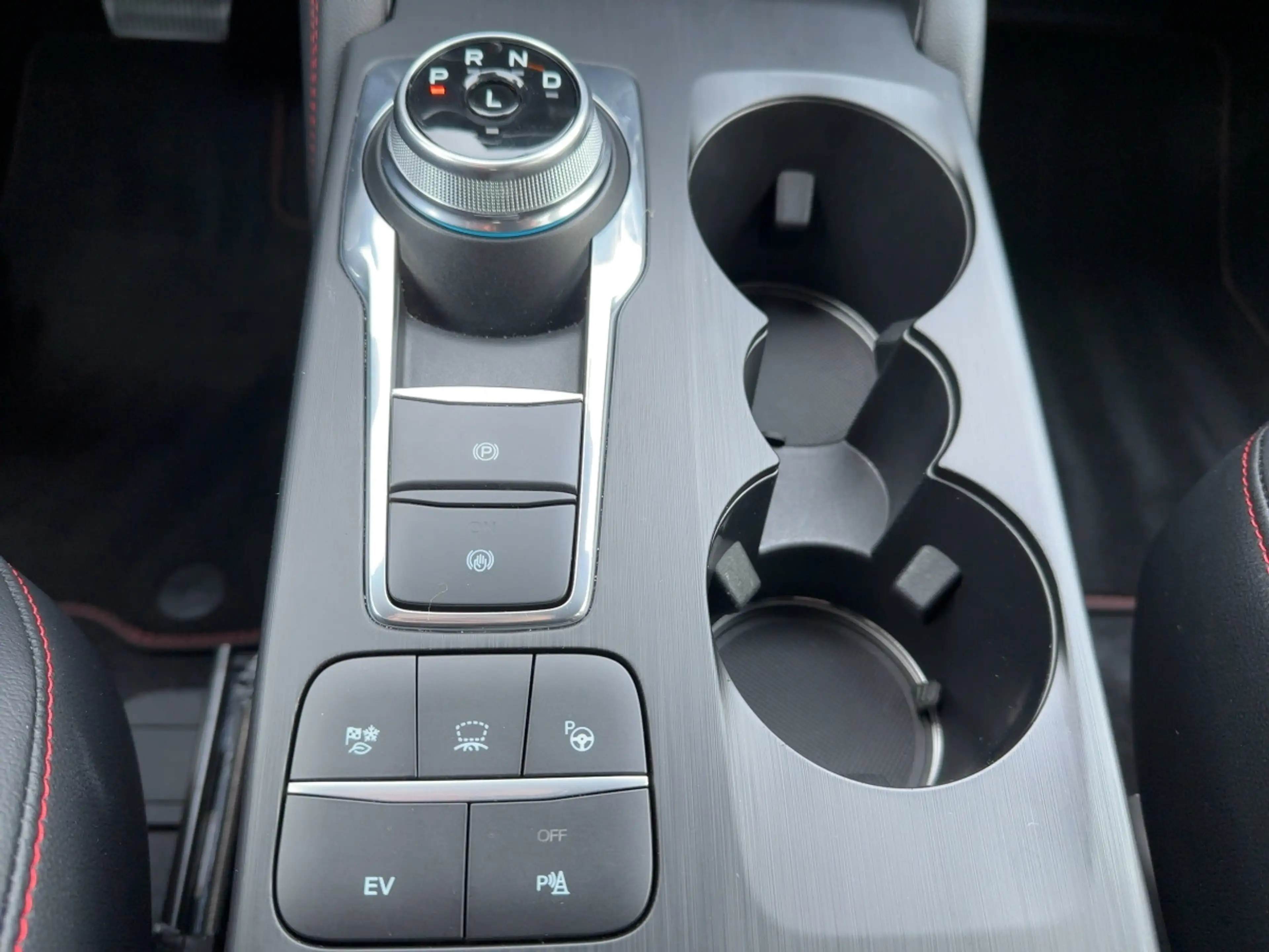 Ford Kuga ST-Line X LED+Navi+Kamera+Winterpaket — photo 13