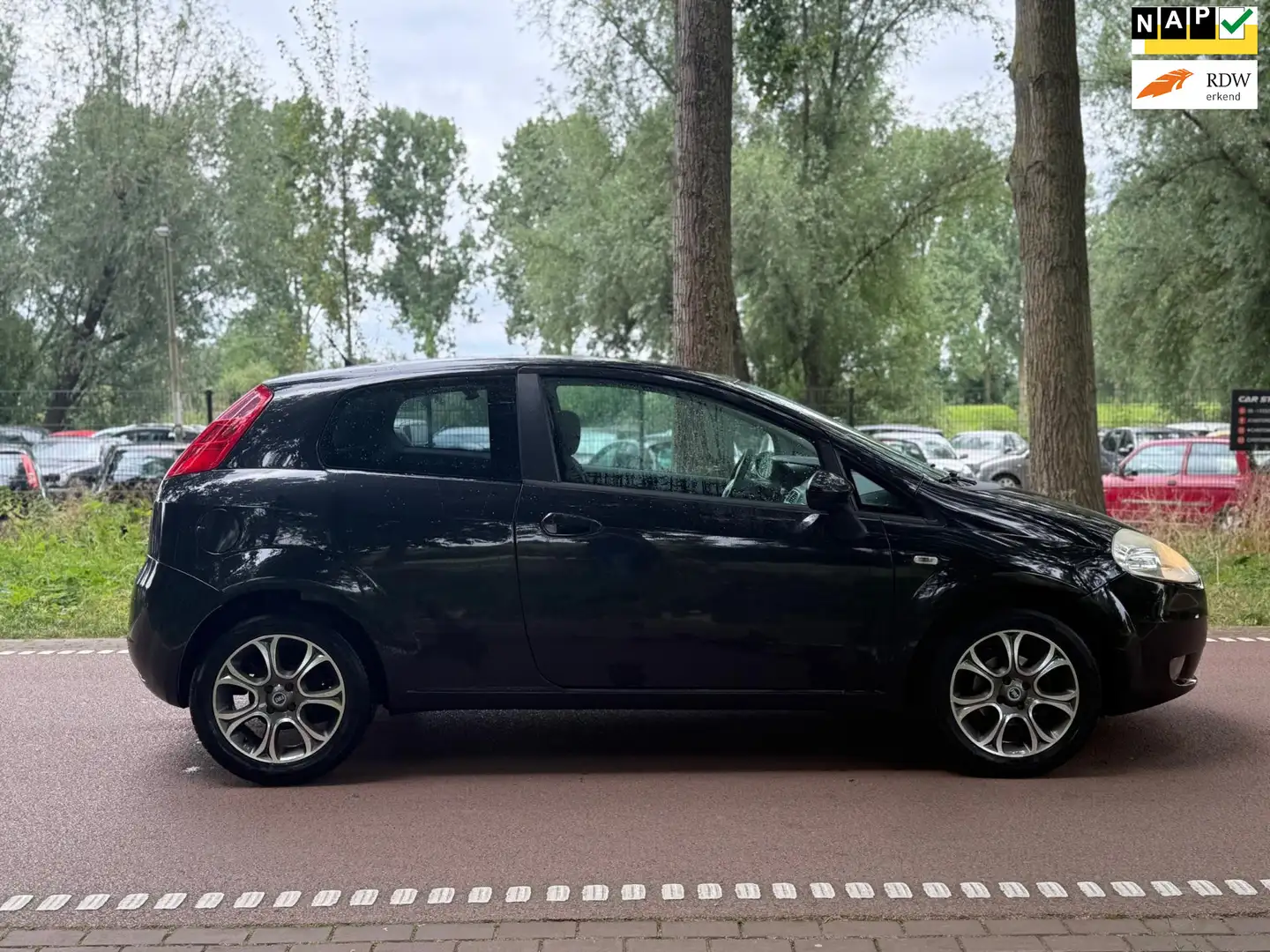 Fiat Grande Punto 1.2 Active AIRCO!APK!ZUINIG! Zwart - 1