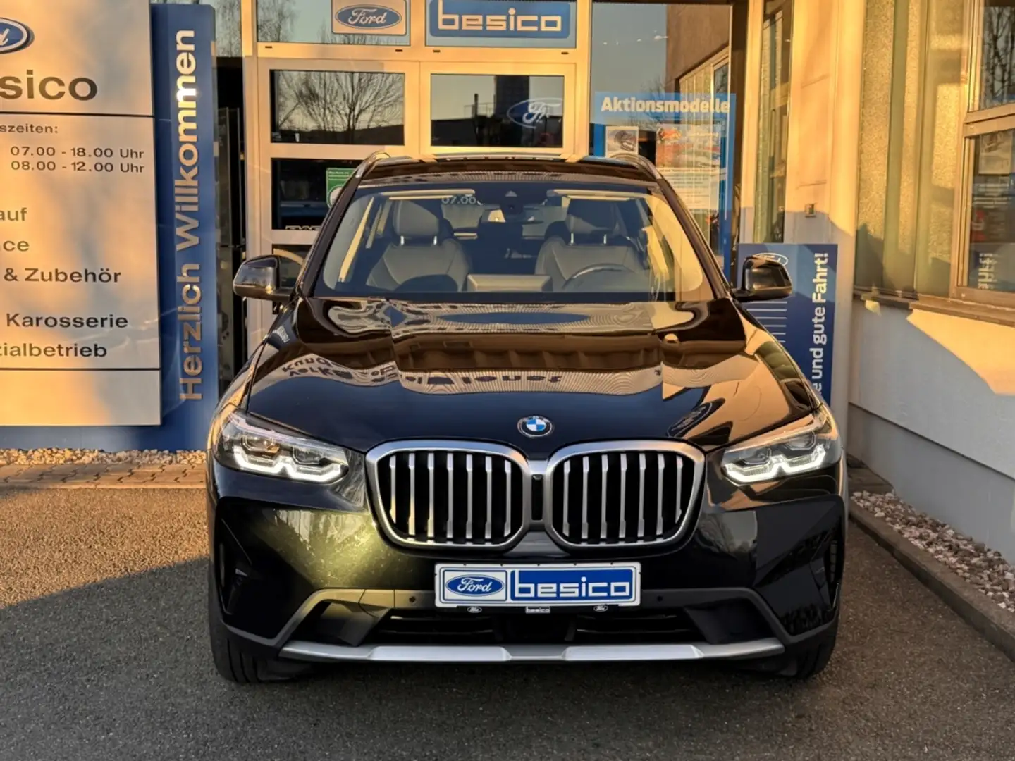 BMW X3 20 i xDrive+LED+NAV+DAB+PDC+ACC+Standheizung+ Noir - 2