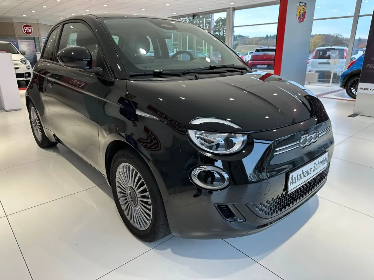 Fiat 500e Schwarz - 2