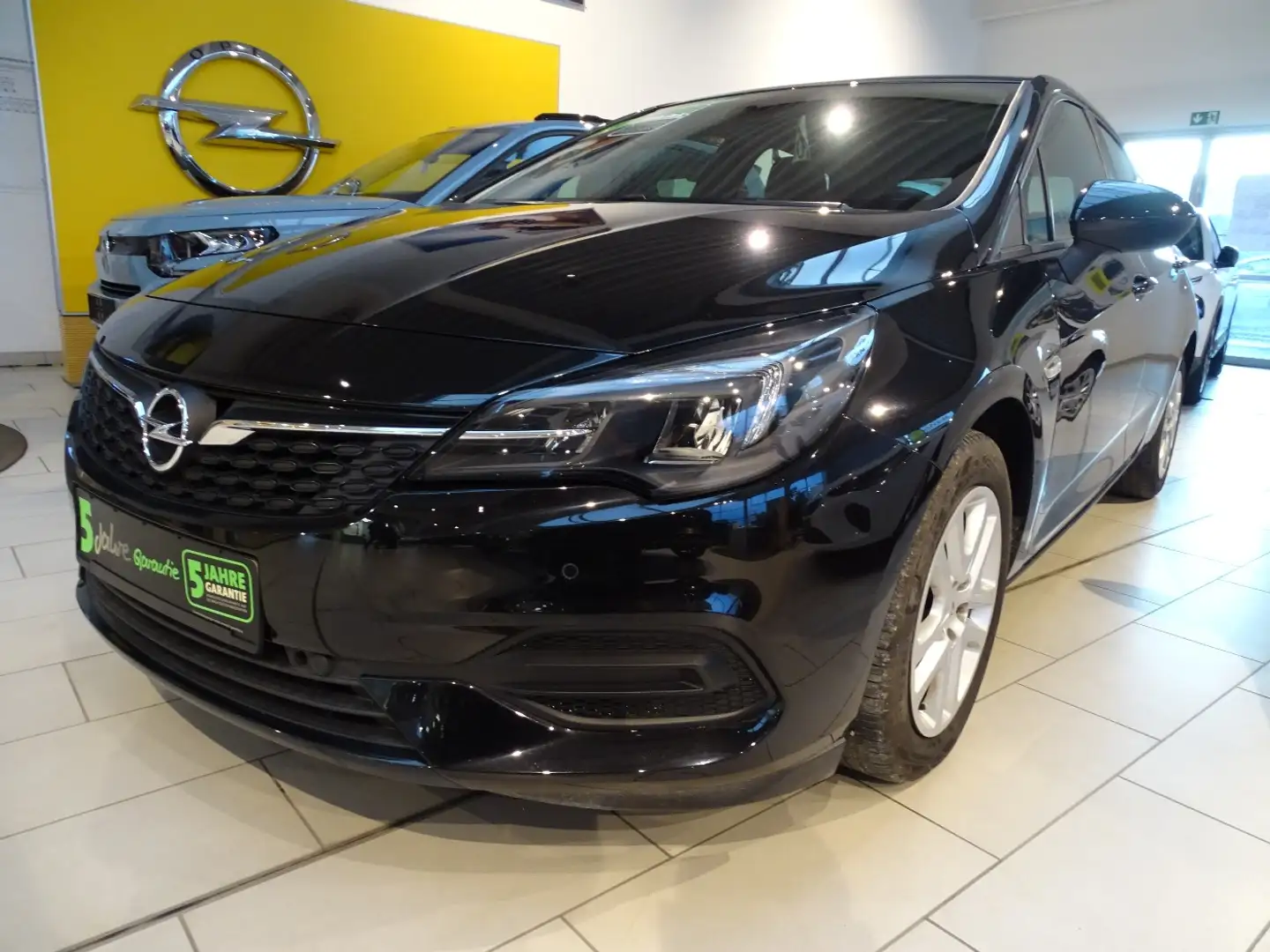 Opel Astra K Lim. 5-trg. 1.2 Turbo EDITION LED. PDC Zwart - 2