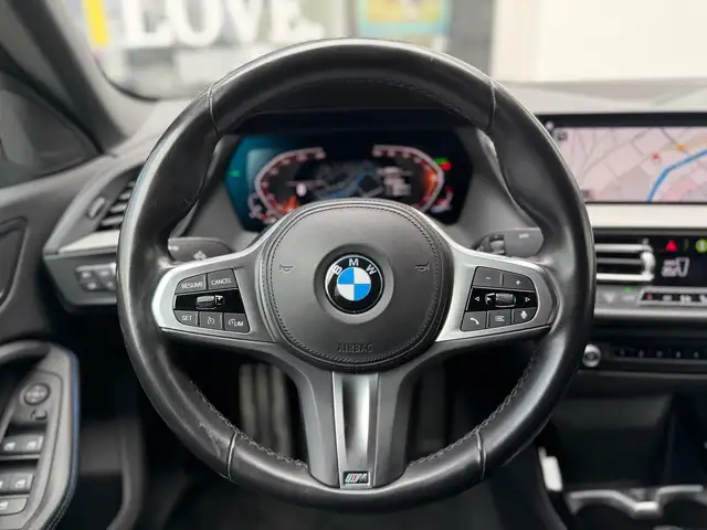 BMW M view 8