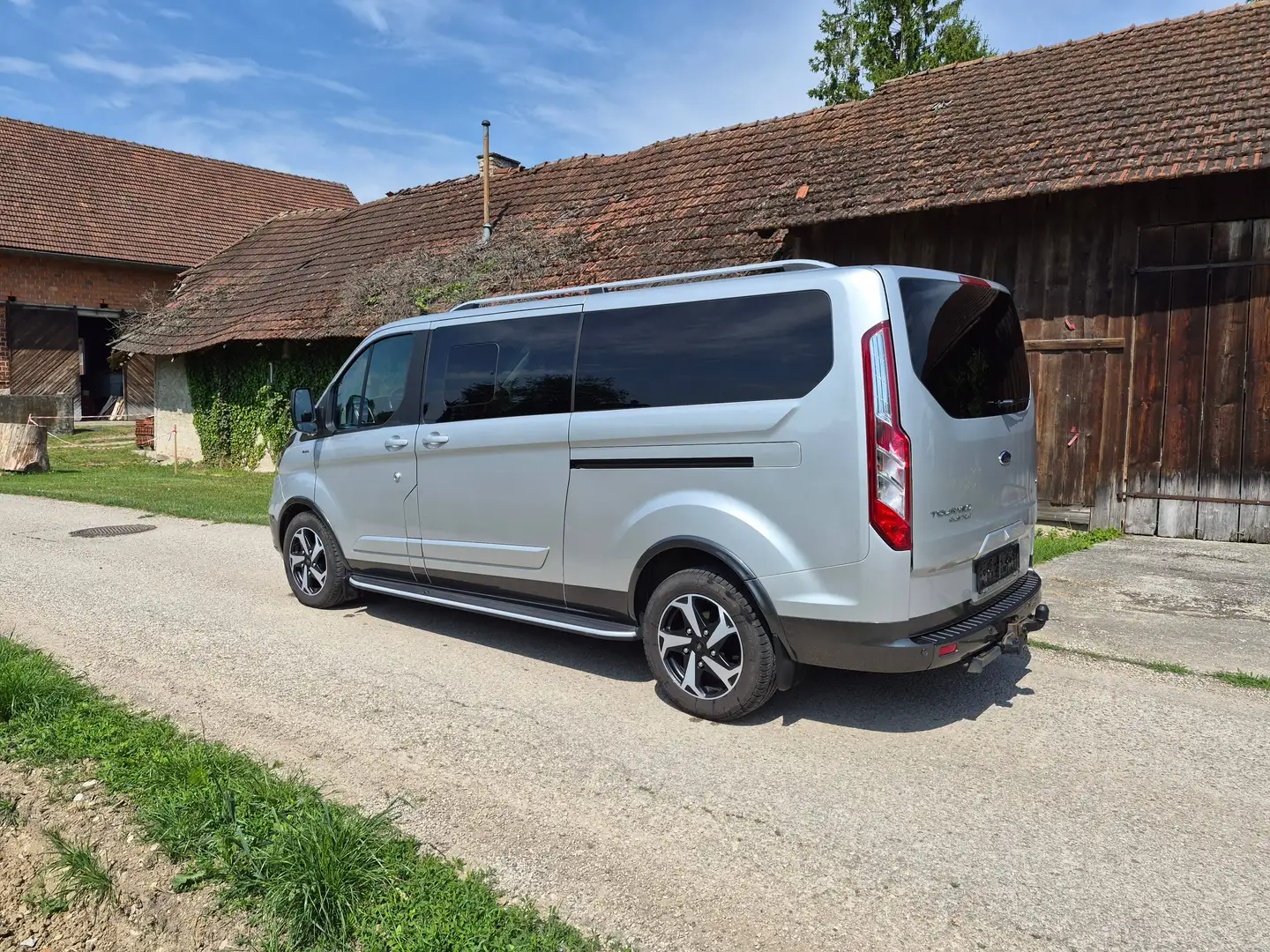 Ford Tourneo Custom Tourneo Custom 2,0 EcoBlue 320 L2 Active mHEV Active Silber - 2