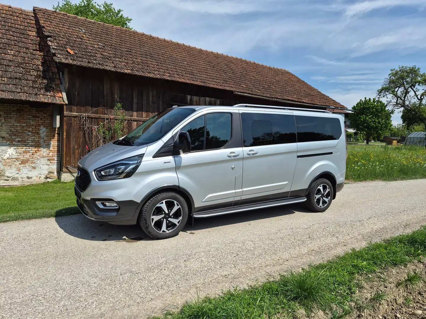 Ford Tourneo Custom Tourneo Custom 2,0 EcoBlue 320 L2 Active mHEV Active Silber - 1