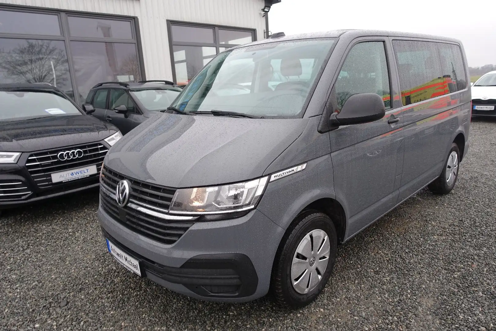 Volkswagen T6 Multivan 2.0 TDI 6.Sitzer KAM APP DAB KLIMA Grau - 2