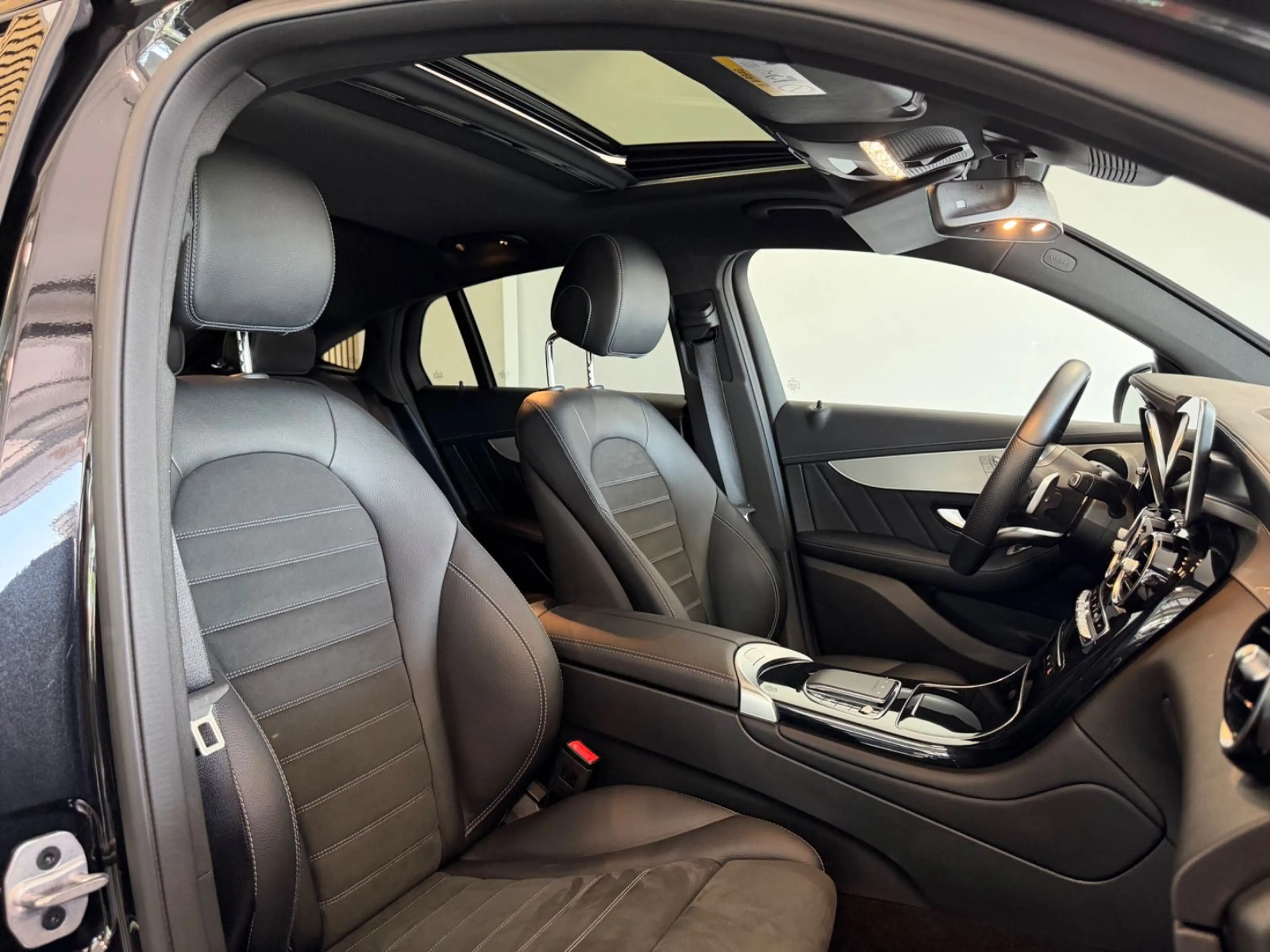 Mercedes-Benz GLC 400 GLC400d Coupé *AMG/PANO/STD.-HZG./AHK/360°/VOLL* — photo 15