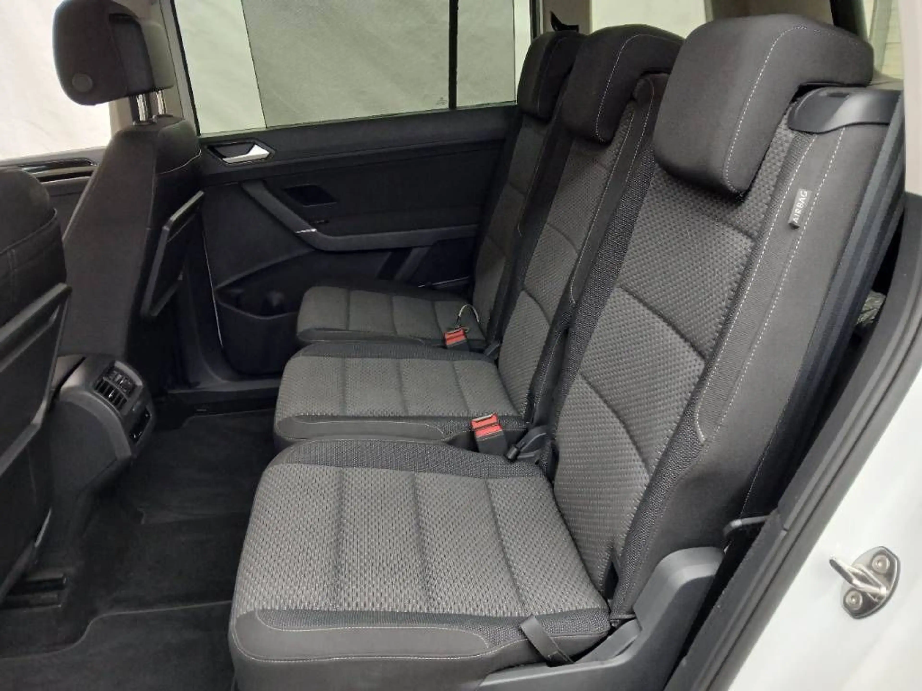 Volkswagen Touran Business AHK DYNAUDIO STHZ LHZ ActiveLigh — photo 12