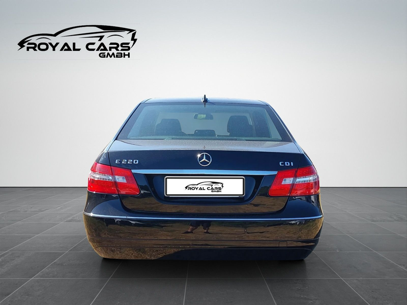 Mercedes-Benz E 220 CDI NAVI*XENON*SHZ*LED*PDC*LEDER*TEMPOMAT! — photo 5