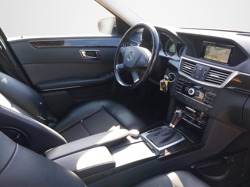 Mercedes-Benz E 220 CDI NAVI*XENON*SHZ*LED*PDC*LEDER*TEMPOMAT! — photo 13