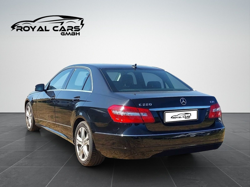 Mercedes-Benz E 220 CDI NAVI*XENON*SHZ*LED*PDC*LEDER*TEMPOMAT! — photo 7