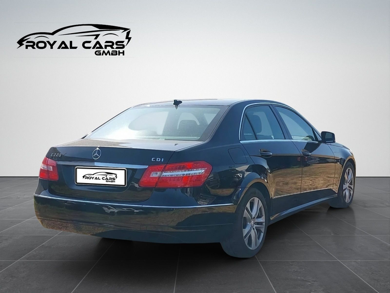 Mercedes-Benz E 220 CDI NAVI*XENON*SHZ*LED*PDC*LEDER*TEMPOMAT! — photo 9
