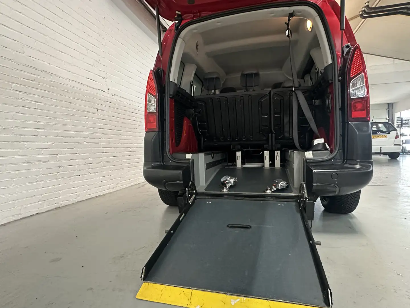 Citroen Berlingo 1.6 VTi Attraction ROLSTOEL AUTO / 5 + 1 Rouge - 2