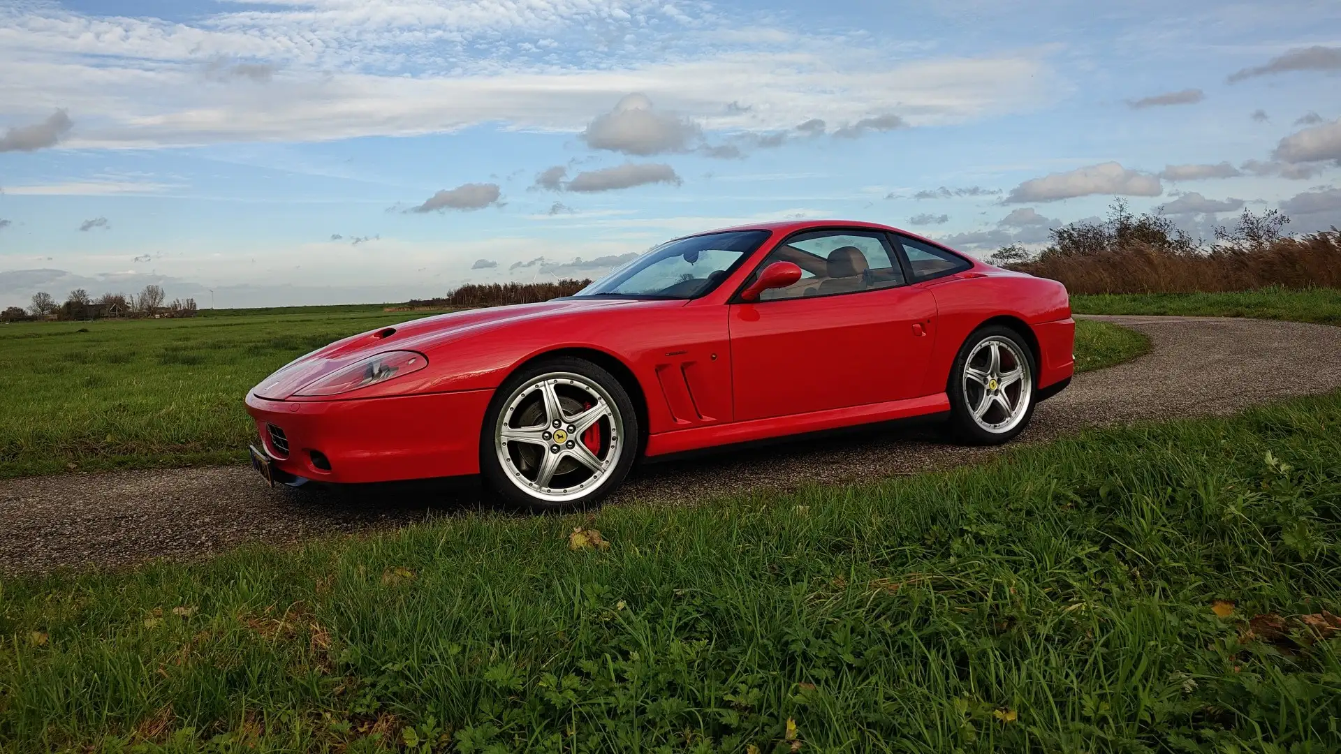 Ferrari 575 Maranello crvena - 1