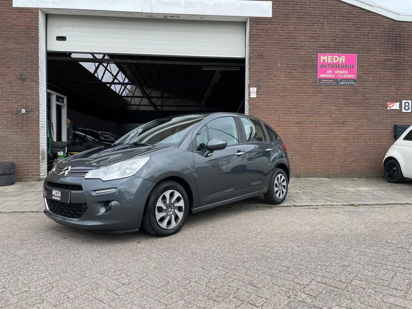Citroen C3 1.2 VTi Tendance | Airco | Cruisecontrol Grijs - 1