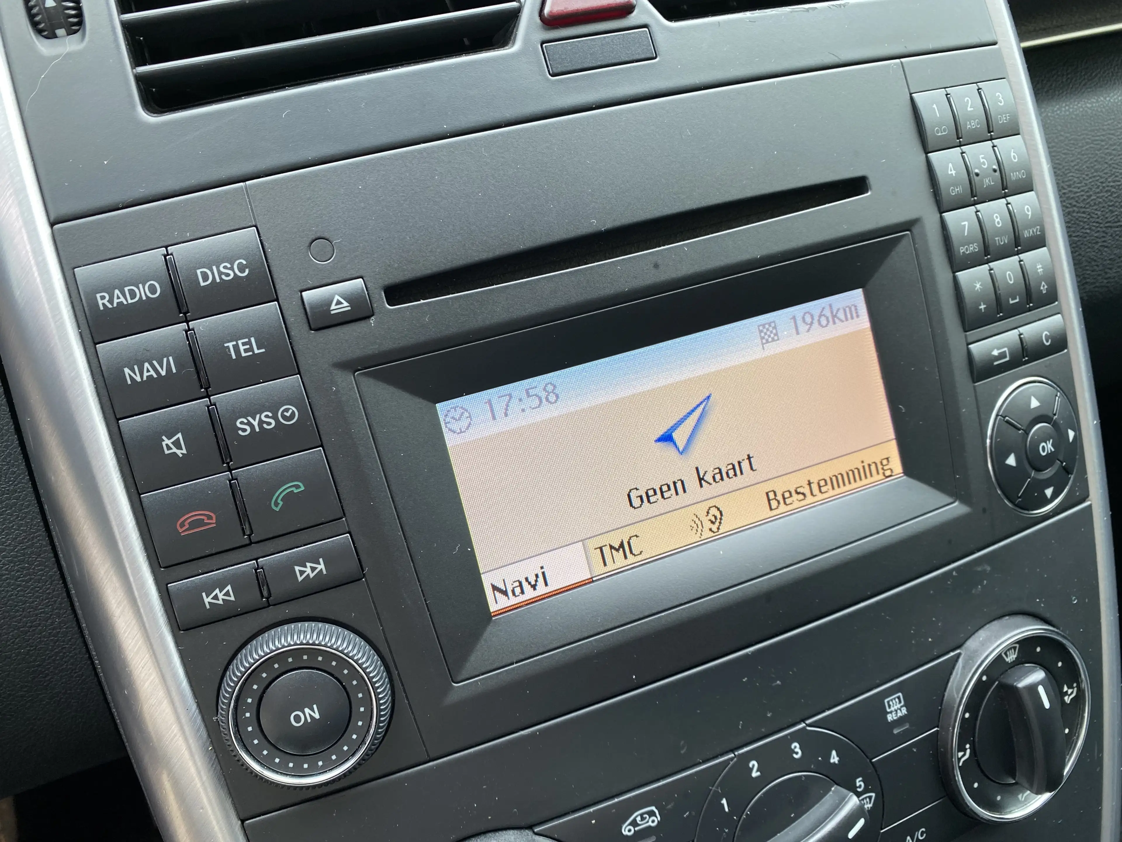 Mercedes-Benz B 160 1.5i BOITE AUTO /CLIM / NAVI / CARNET / GARANTIE! — photo 13