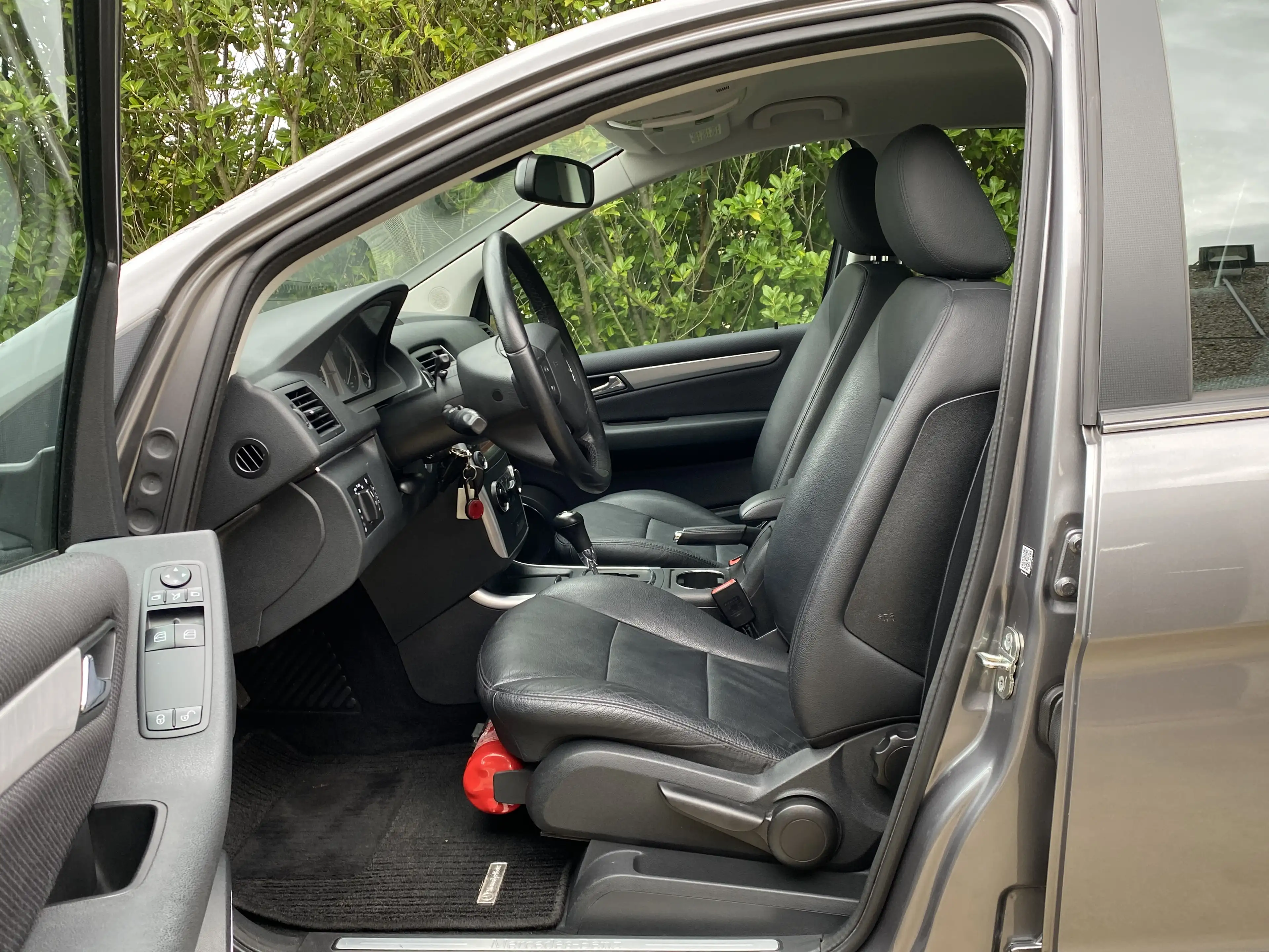 Mercedes-Benz B 160 1.5i BOITE AUTO /CLIM / NAVI / CARNET / GARANTIE! — photo 7