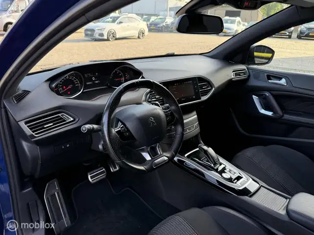 Peugeot 308 view 11