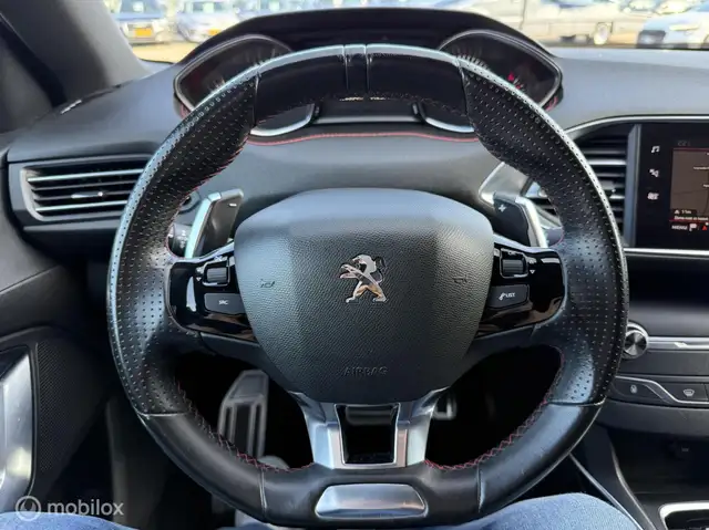 Peugeot 308 view 12