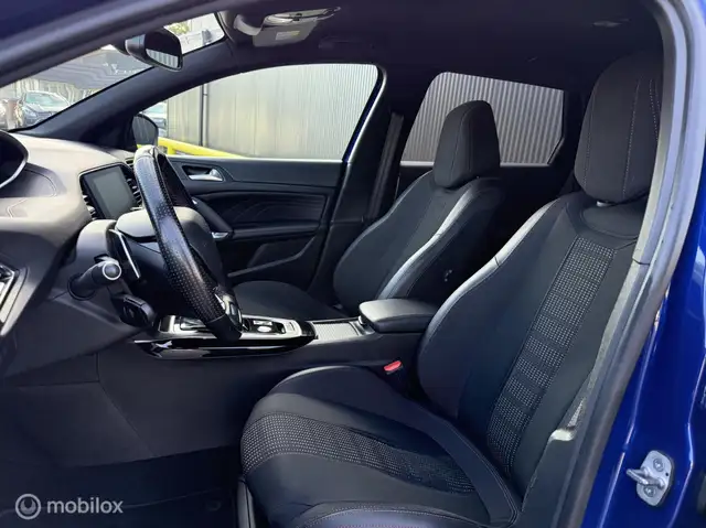 Peugeot 308 view 4