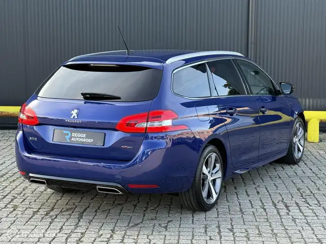 Peugeot 308 view 3