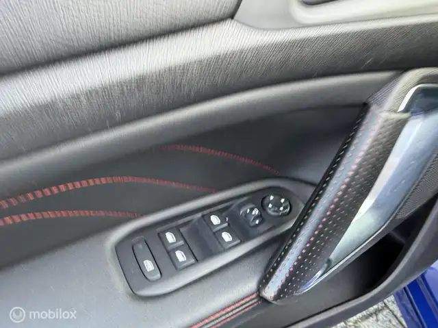 Peugeot 308 view 18