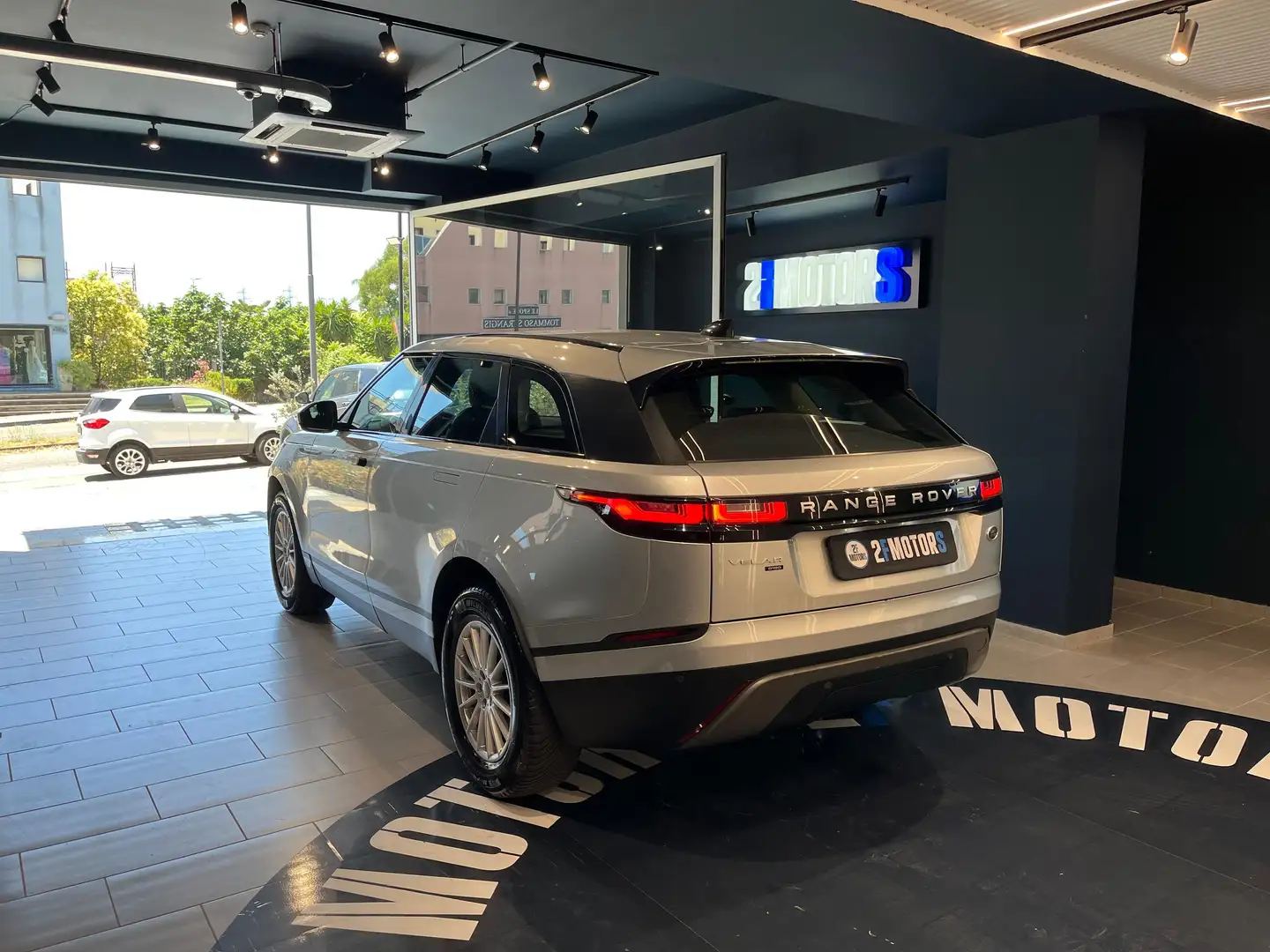 Land Rover Range Rover Velar 2.0 td4 S 180cv auto Argento - 2
