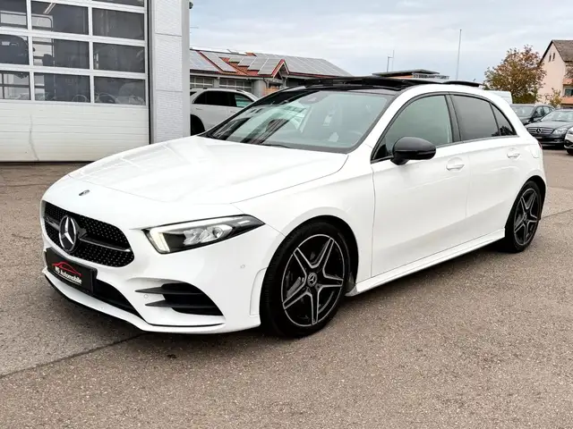 Mercedes-Benz A 180 d 7G DCT AMG Line Pano_Kamera_Ambiente_LED