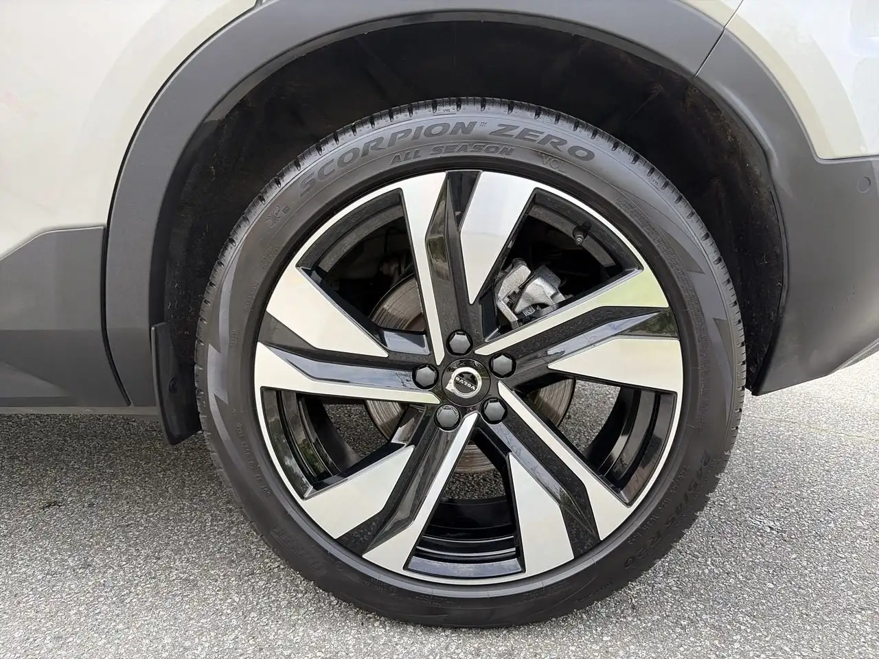 Volvo XC40 снимка Volvo XC40