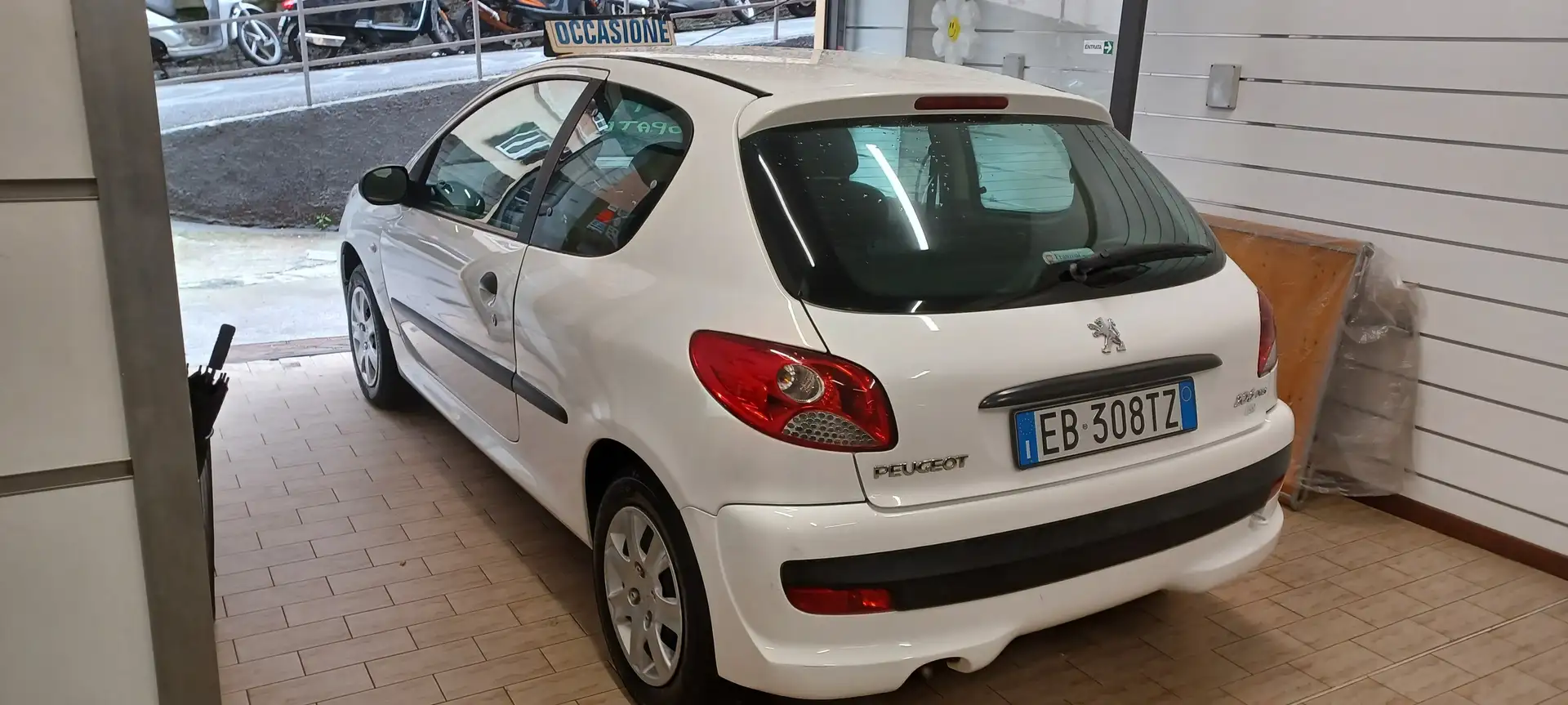 Peugeot 206 206 Plus 3p 1.1 Urban eco-Gpl bijela - 2