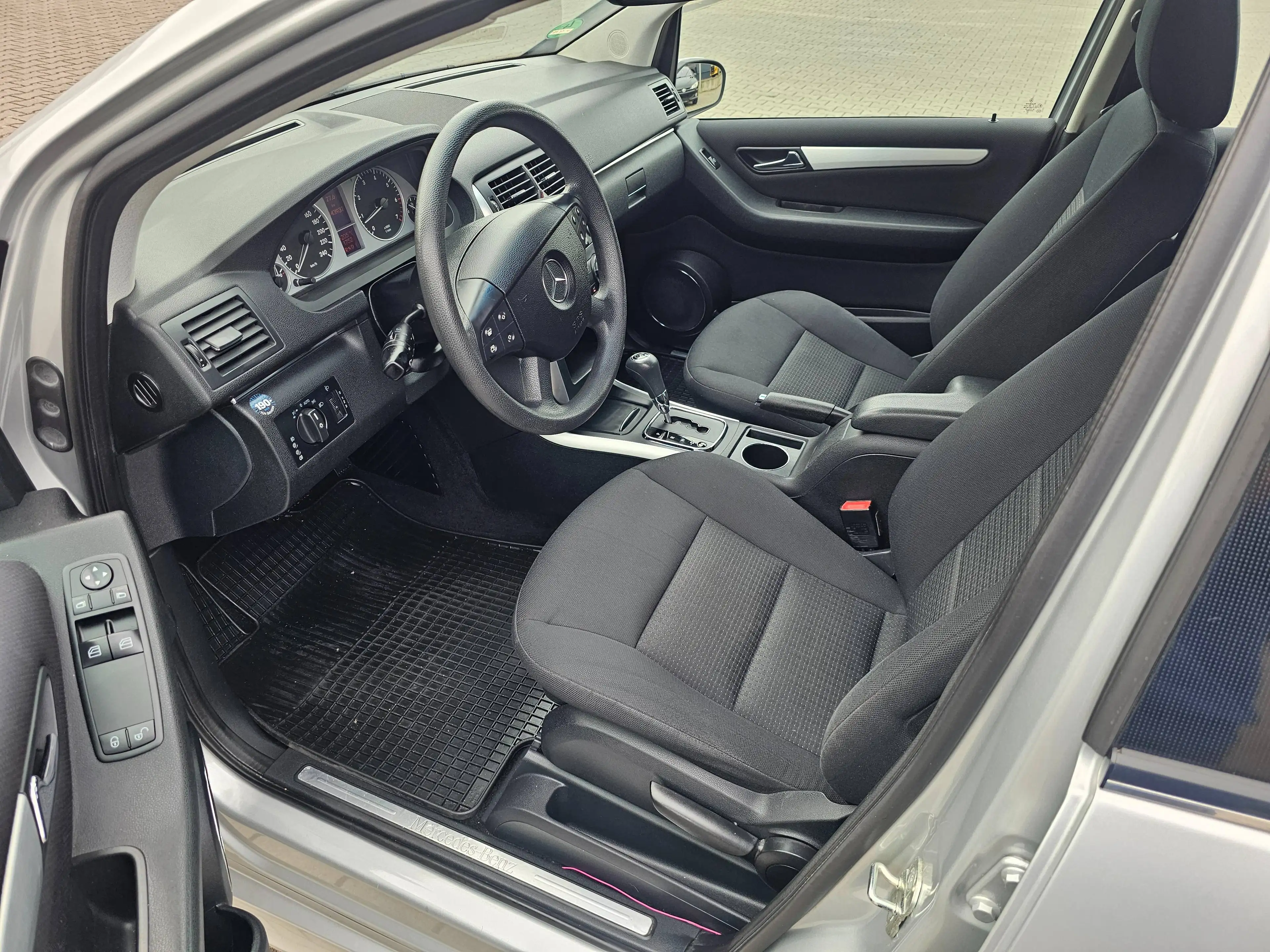 Mercedes-Benz B 200 B-Klasse Autotronic,Klima,PDC,Alufelgen,3.Hand,Tüv 06/2028 — photo 13