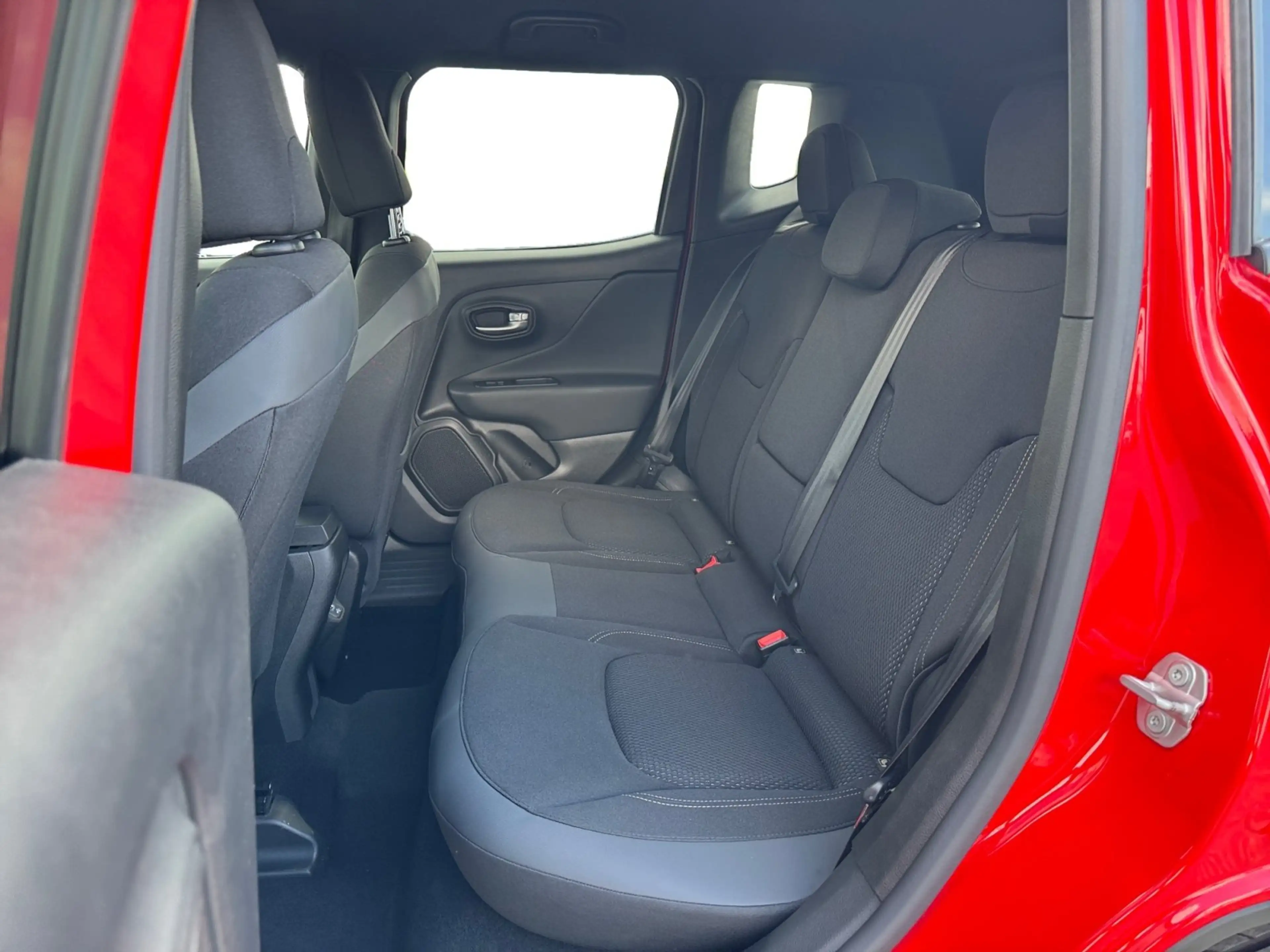 Jeep Renegade 1.3 T-GDI S FWD MATRIX*APP*GRA*NAVI*LED — photo 9
