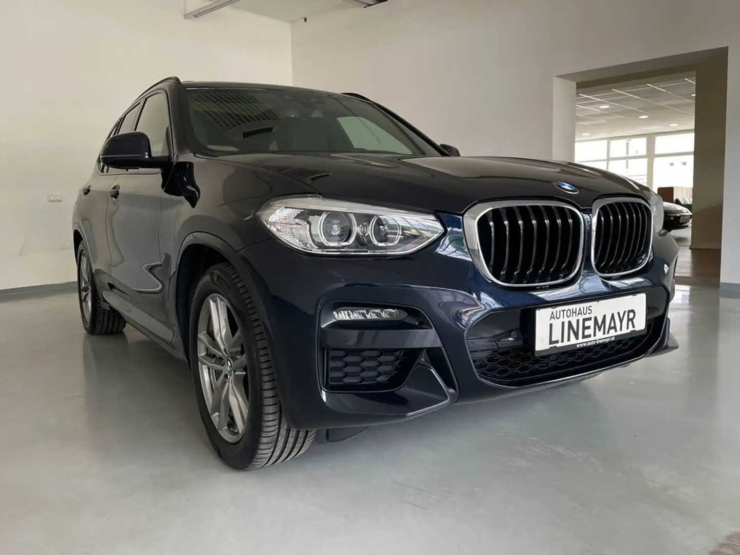 BMW X3 xDrive 30e  Automatik M-Sportpaket,AHK,LED,Pano Schwarz - 2
