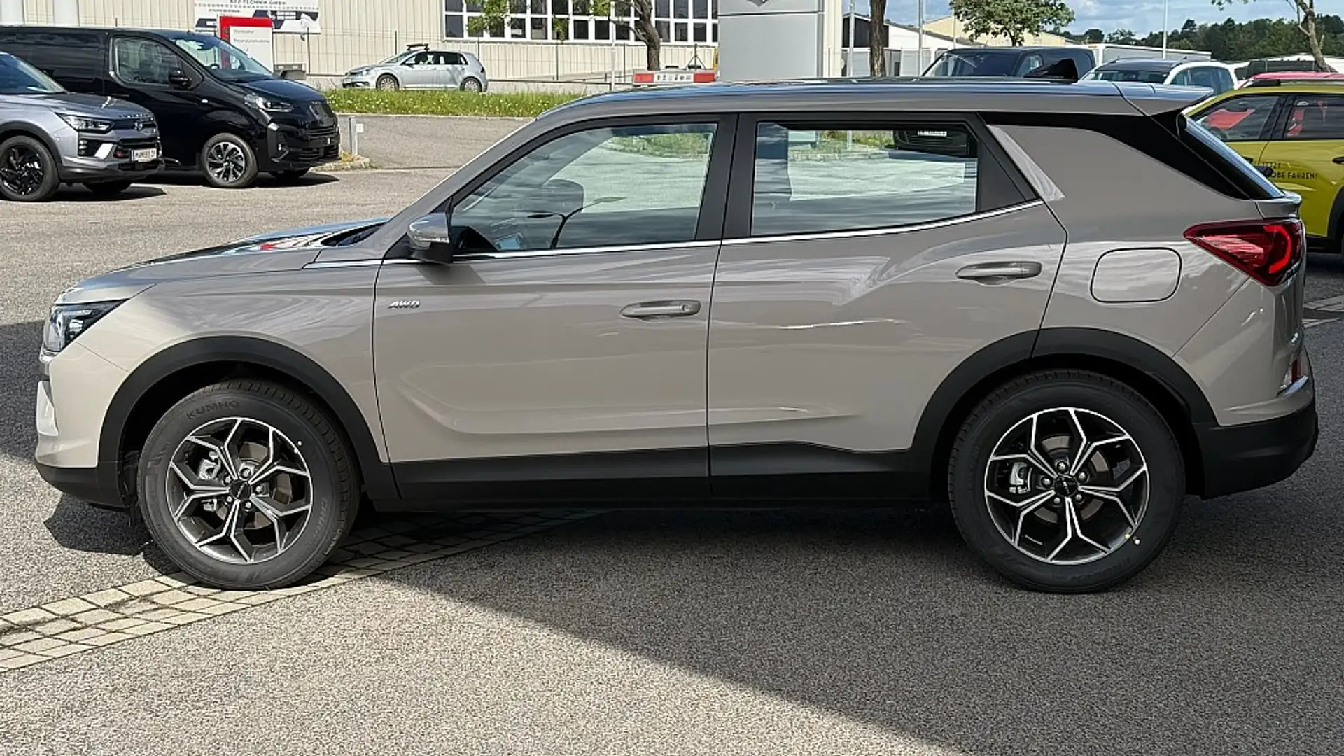 KGM Korando 1,5 GDI Club AWD Aut. Grau - 2