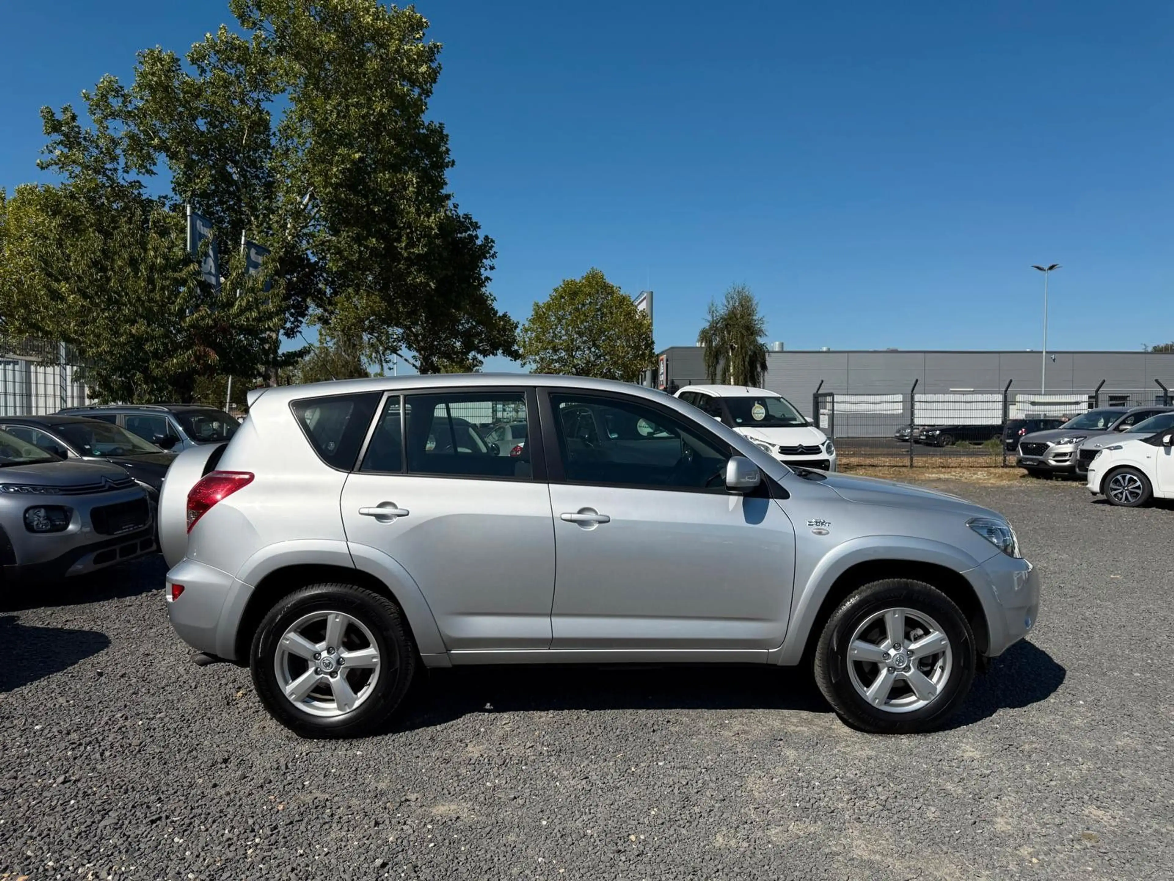 Toyota RAV 4 Sol/ALLRAD/TÜV NEU — photo 4