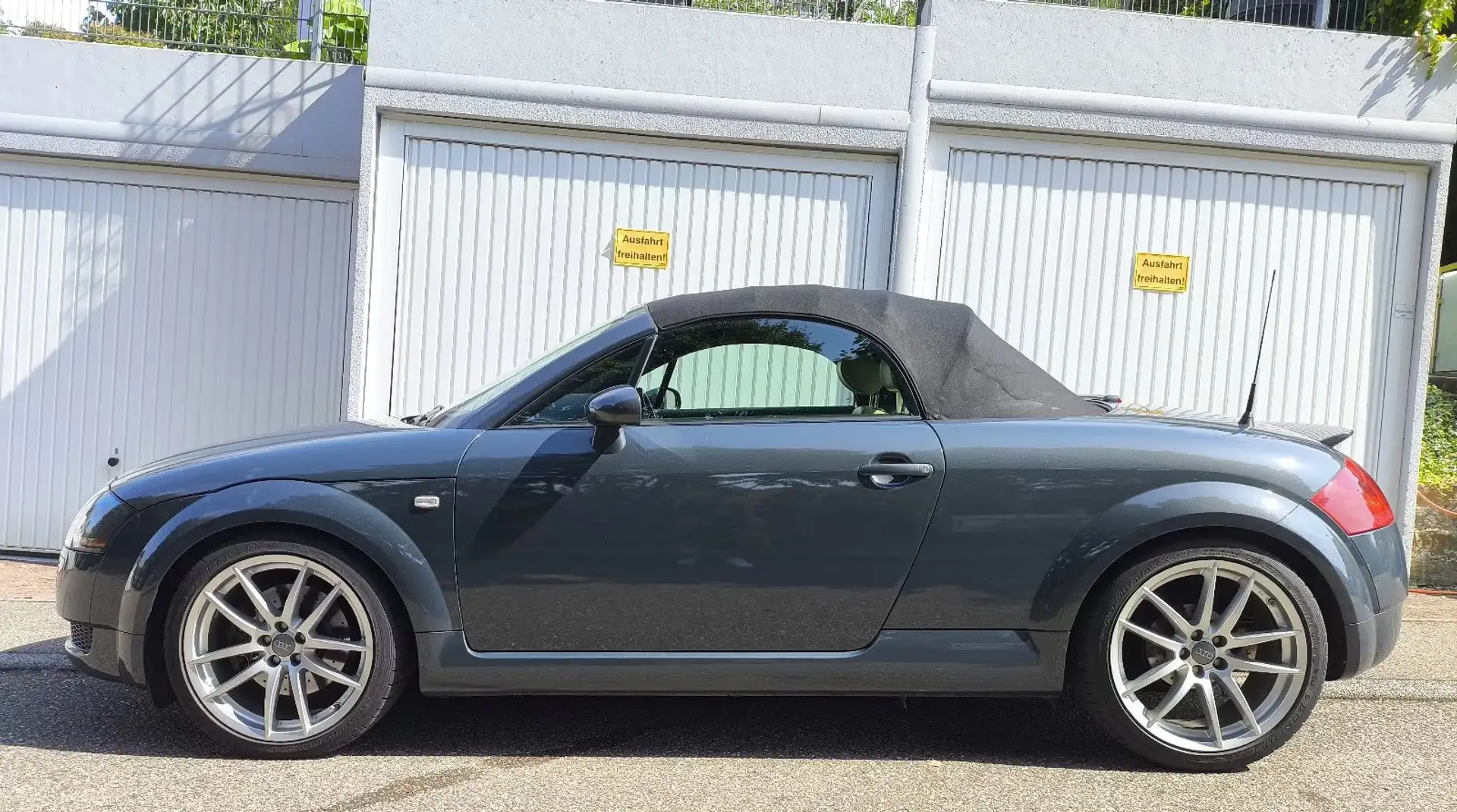 Audi TT TT Roadster 1.8 T Grau - 2